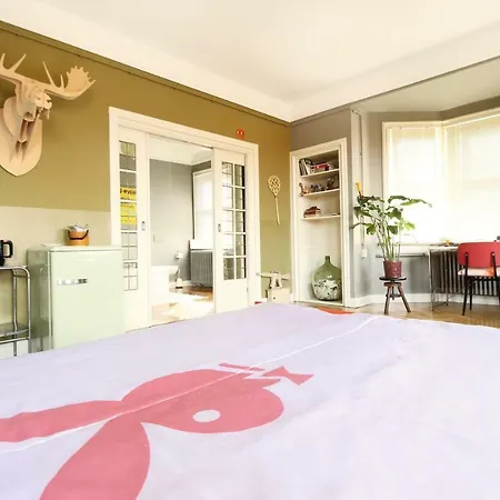 Cafe Modern Ξενοδοχείο *