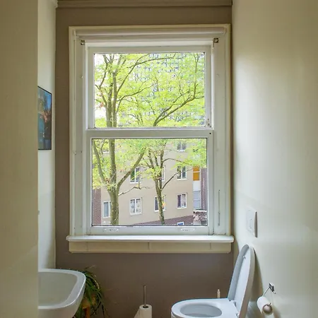 Cafe Modern מלון