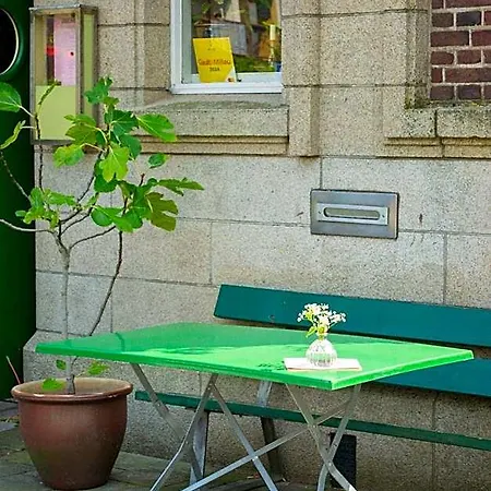 Cafe Modern *
