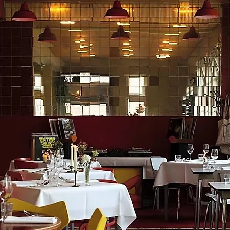 Cafe Modern Hotel
