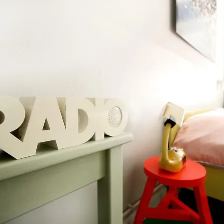 מלון Cafe Modern *